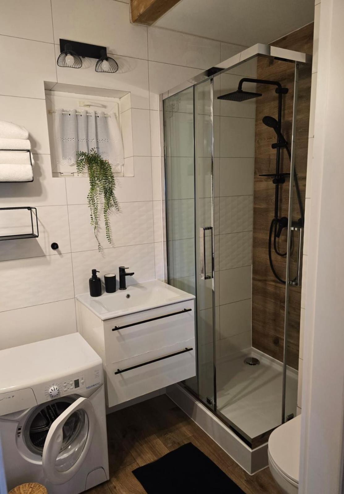 Domek Na Hrobaczej - Jacuzzi&Sauna Międzybrodzie Bialskie Екстериор снимка